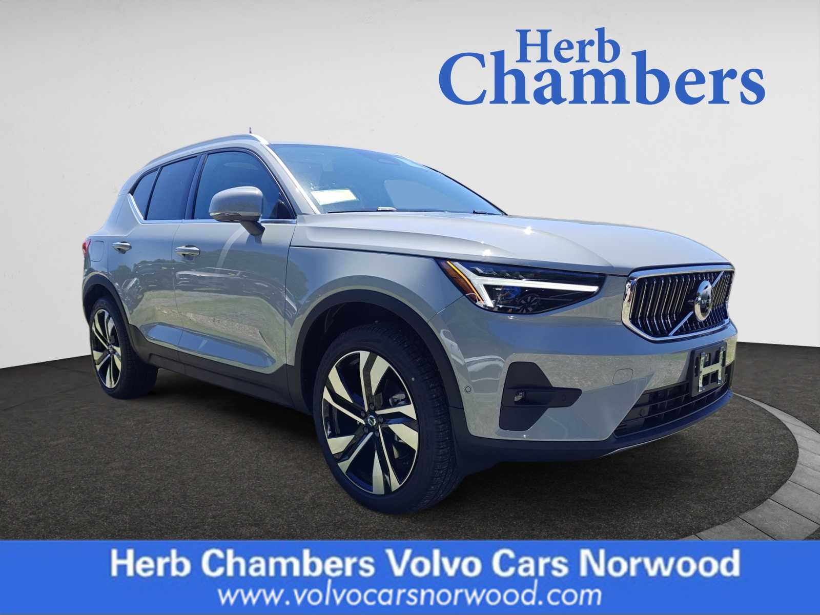 new 2025 Volvo XC40 car, priced at $50,375