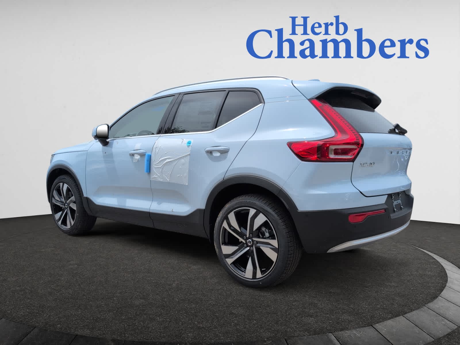 new 2025 Volvo XC40 car, priced at $49,810