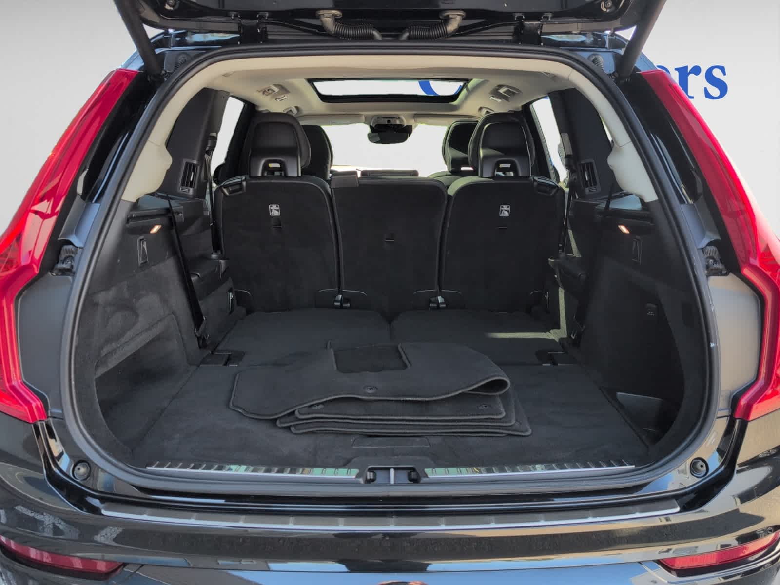 used 2022 Volvo XC90 car, priced at $42,998