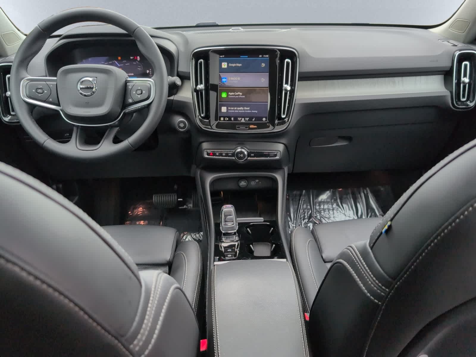 new 2024 Volvo XC40 car, priced at $51,130