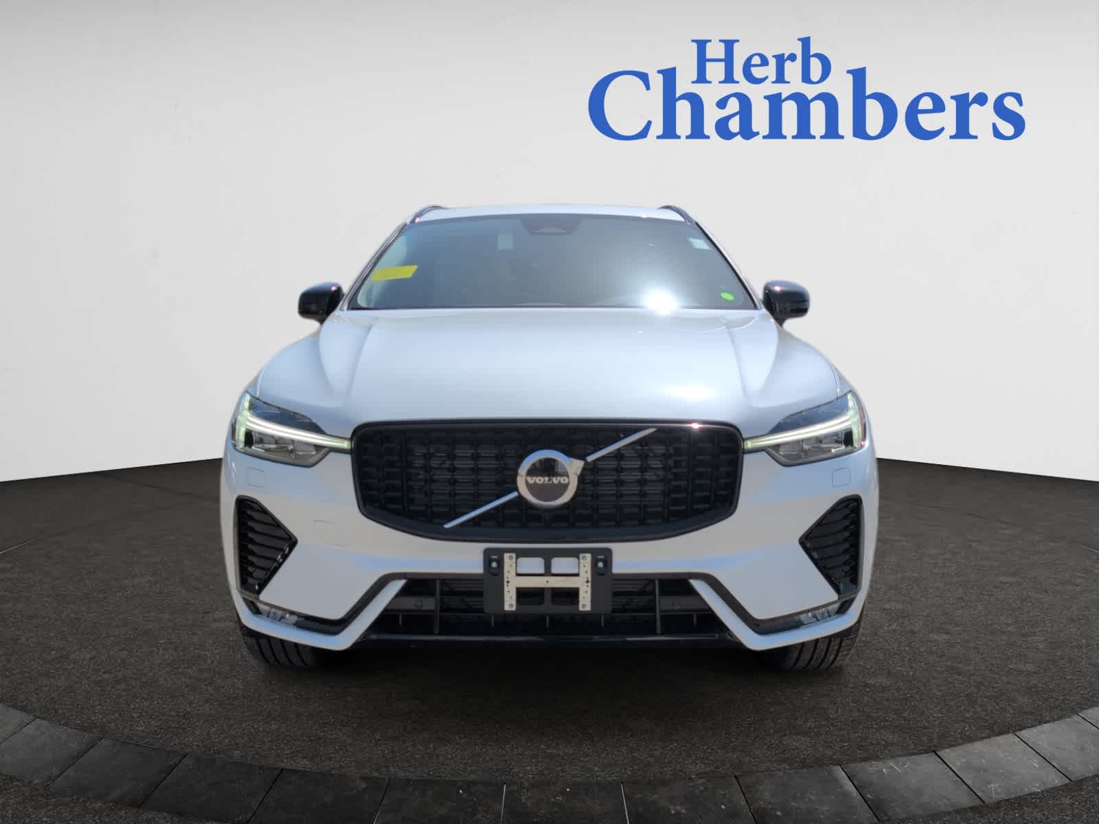 new 2025 Volvo XC60 car, priced at $50,300