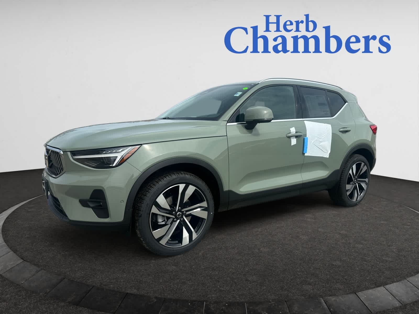 new 2025 Volvo XC40 car, priced at $51,565