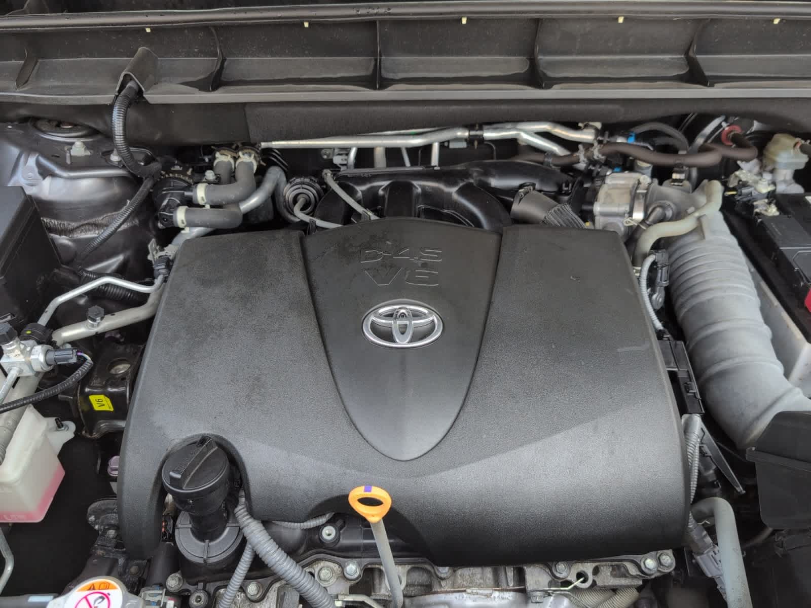 used 2022 Toyota Highlander car, priced at $37,998