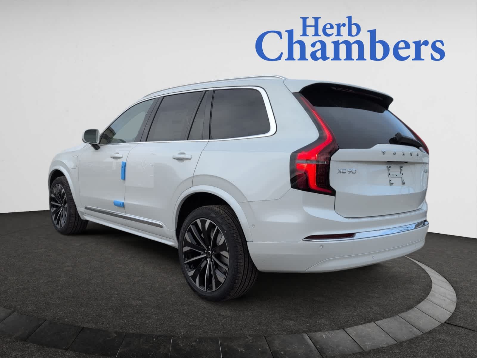 new 2025 Volvo XC90 plug-in hybrid car, priced at $82,405