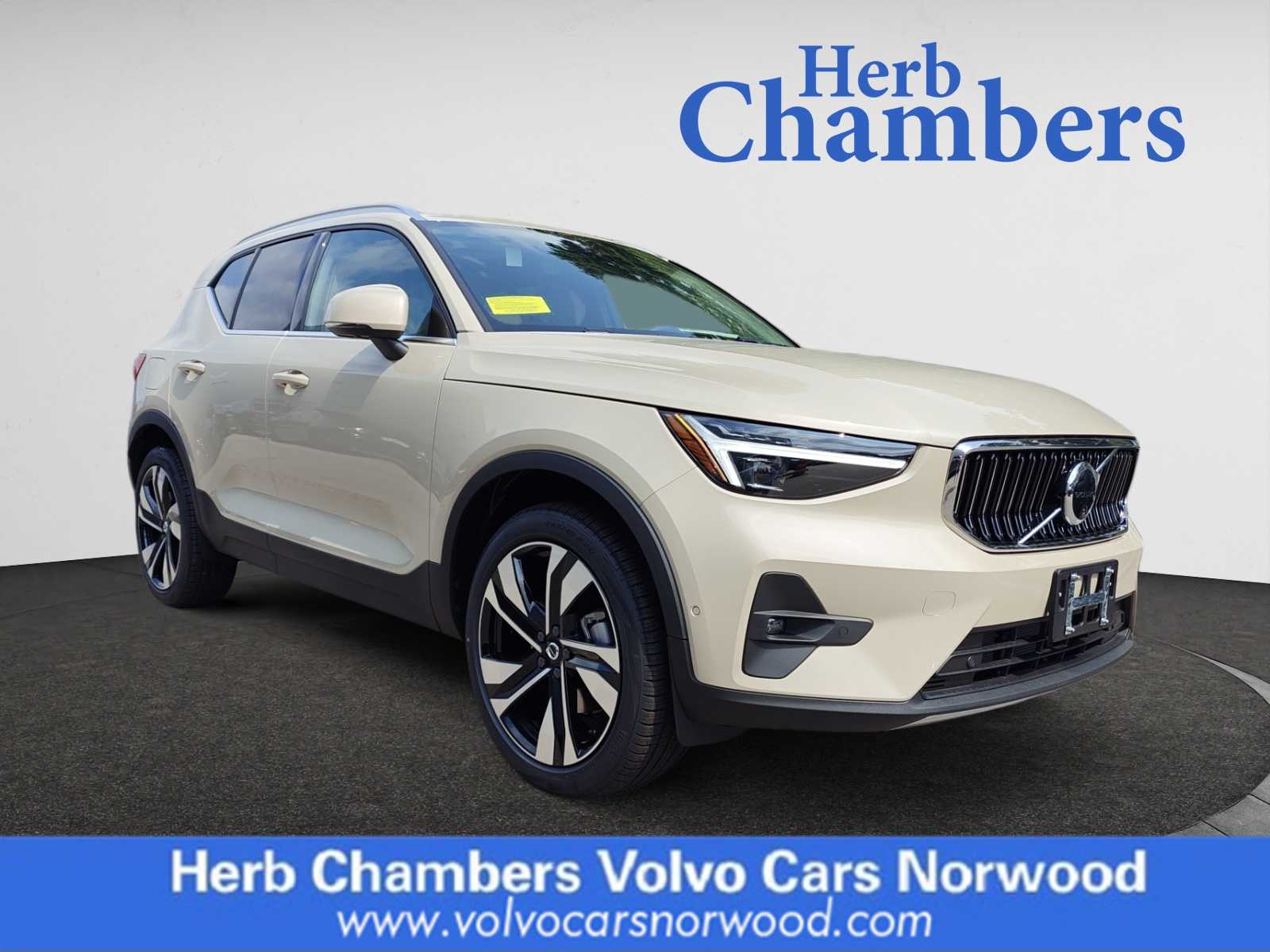 new 2025 Volvo XC40 car, priced at $51,040