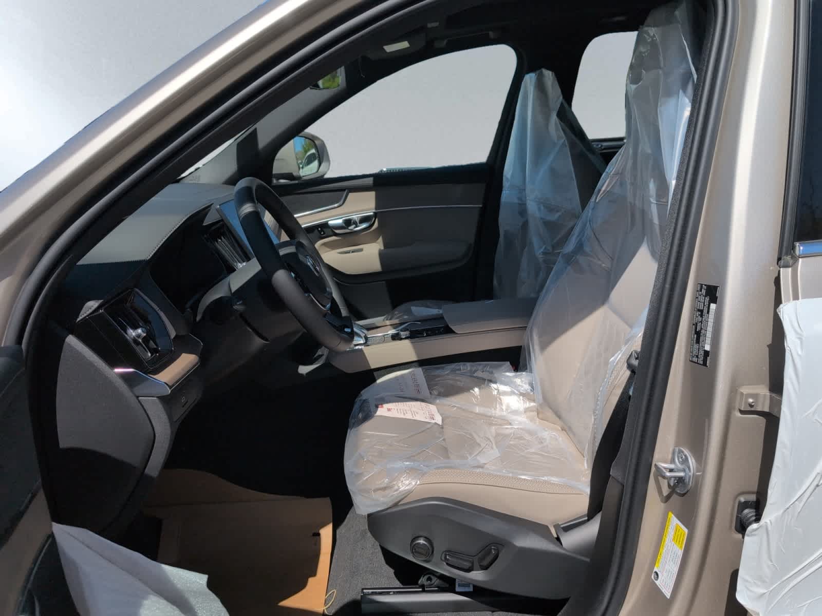 new 2025 Volvo XC90 car, priced at $60,545