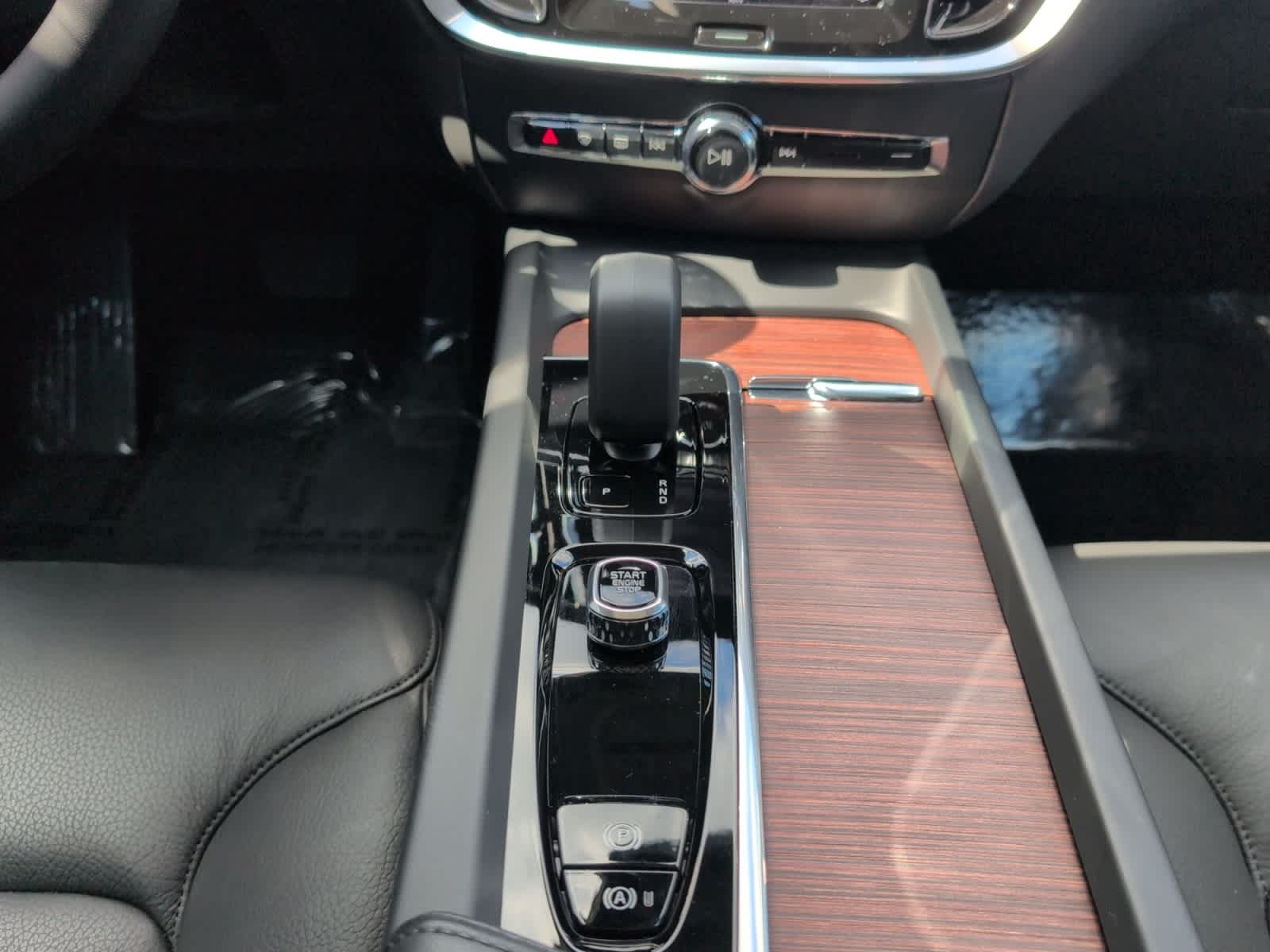 new 2024 Volvo S60 car, priced at $49,575