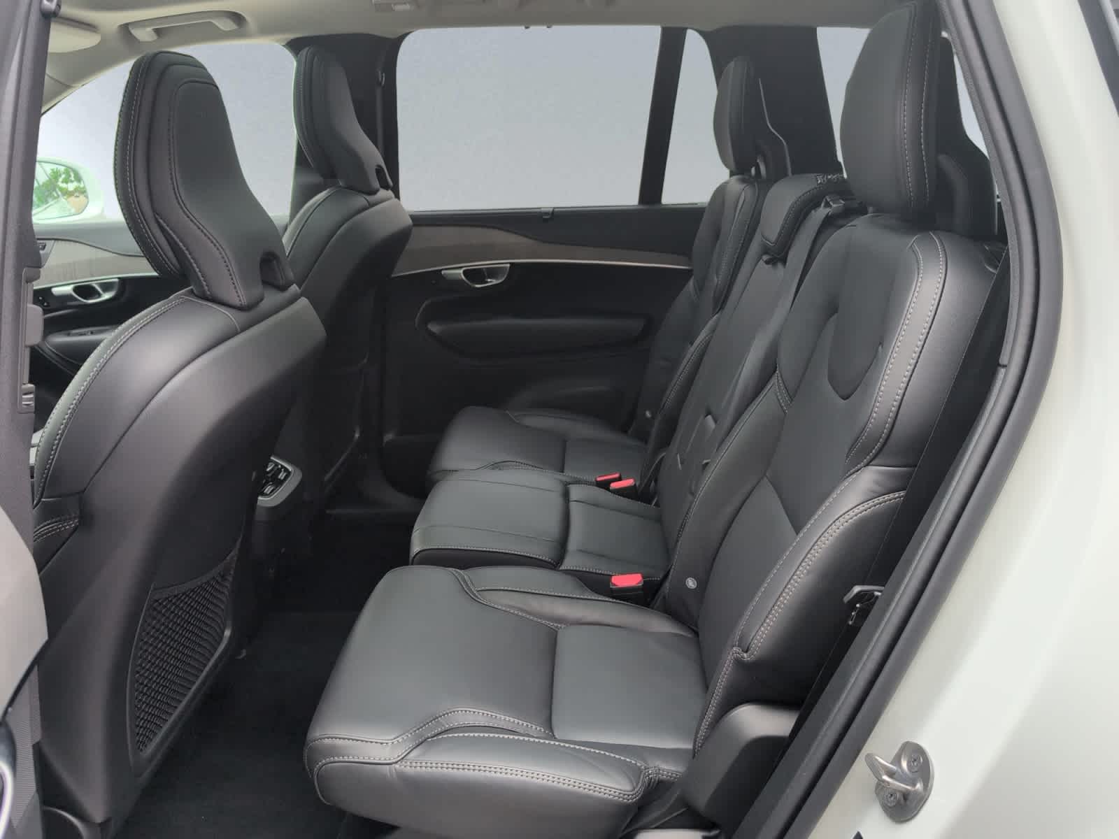 new 2024 Volvo XC90 car, priced at $71,395