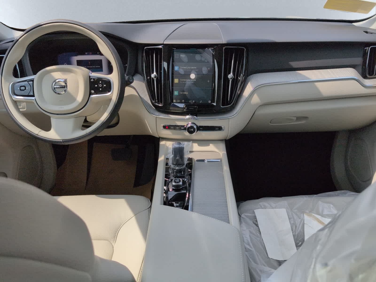 new 2025 Volvo XC60 plug-in hybrid car, priced at $65,825