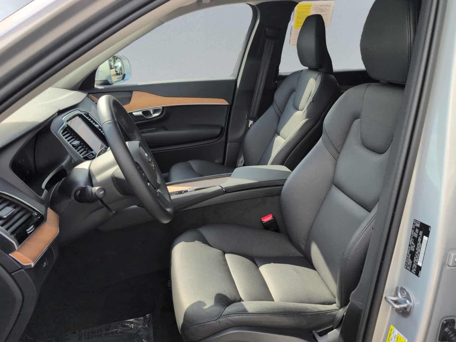 new 2024 Volvo XC90 car, priced at $54,998
