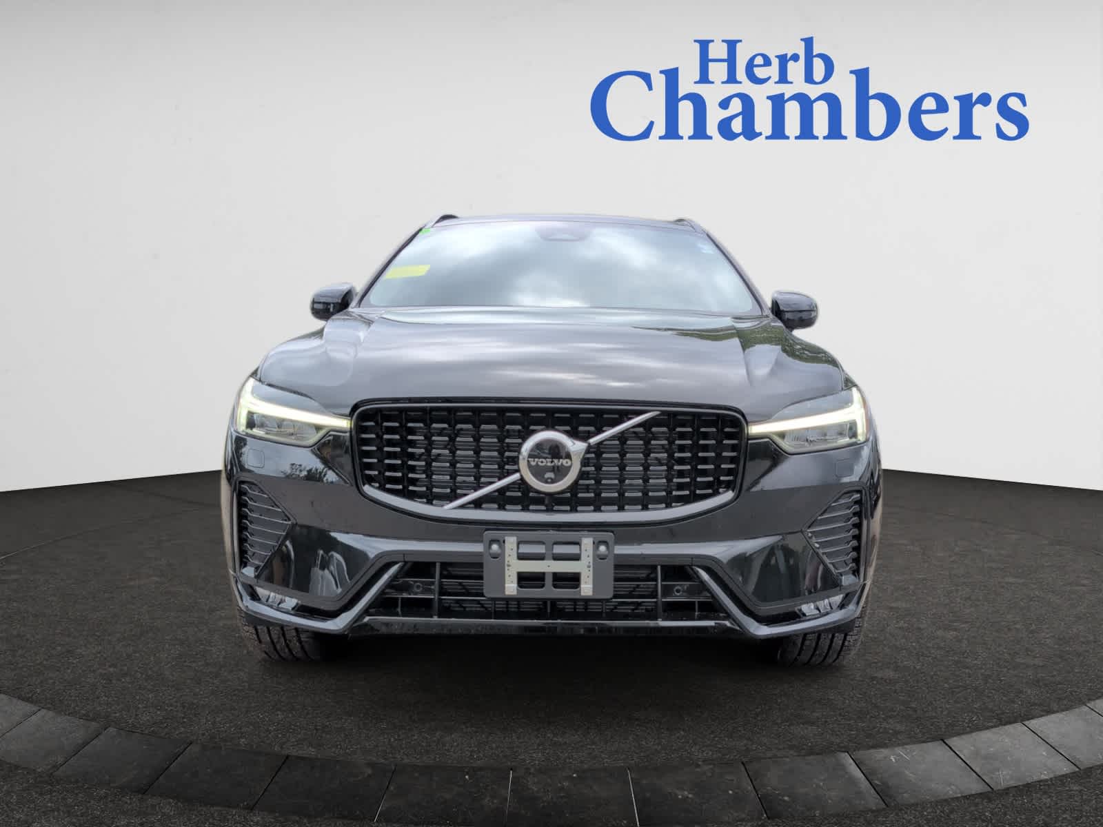 new 2025 Volvo XC60 car, priced at $60,660