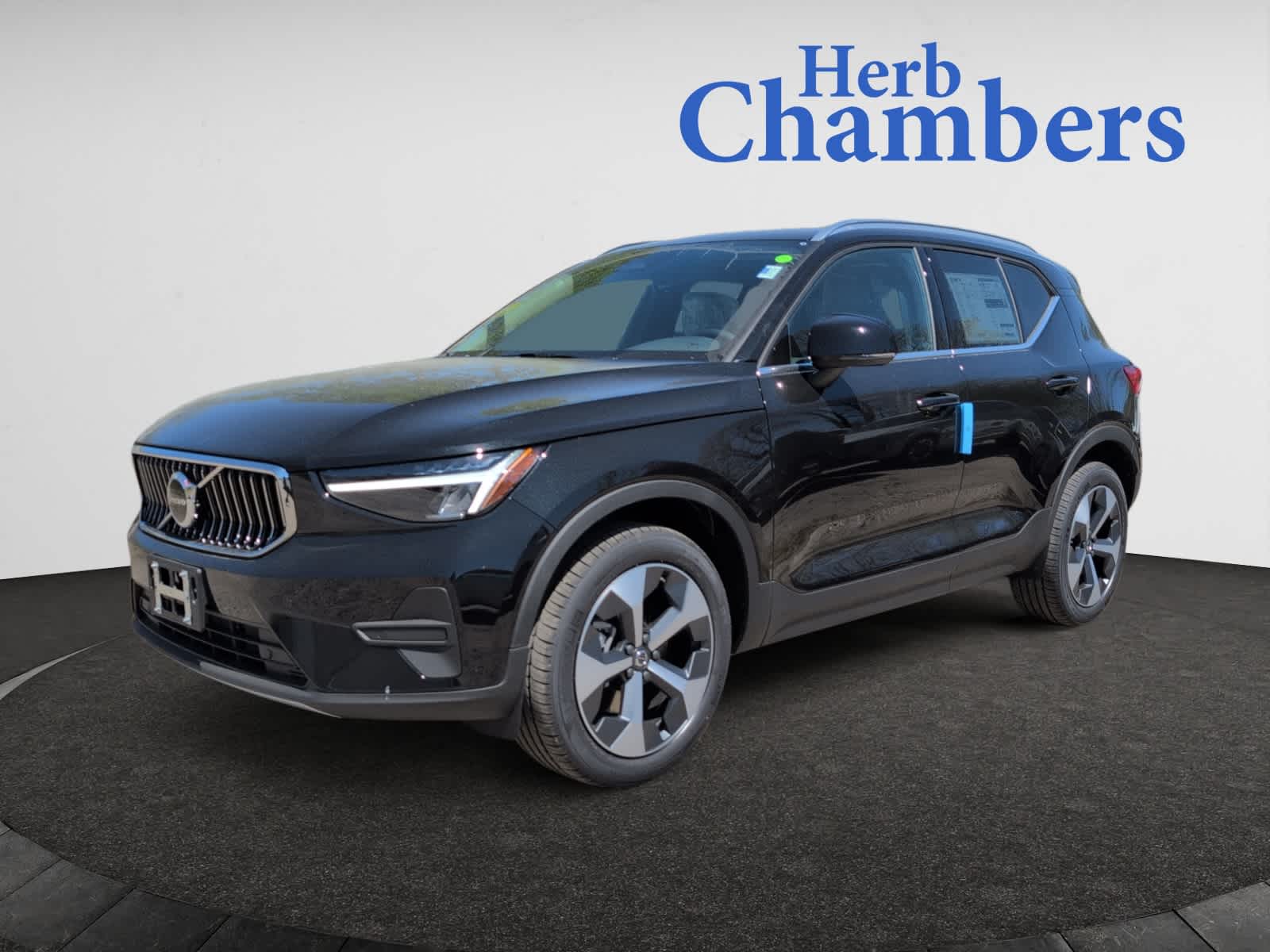 new 2025 Volvo XC40 car, priced at $46,035