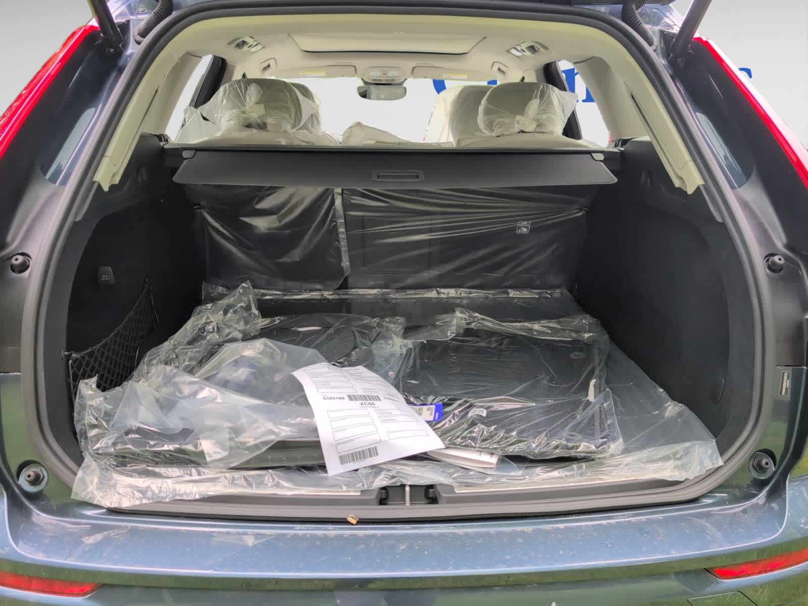 new 2025 Volvo XC60 car, priced at $61,005