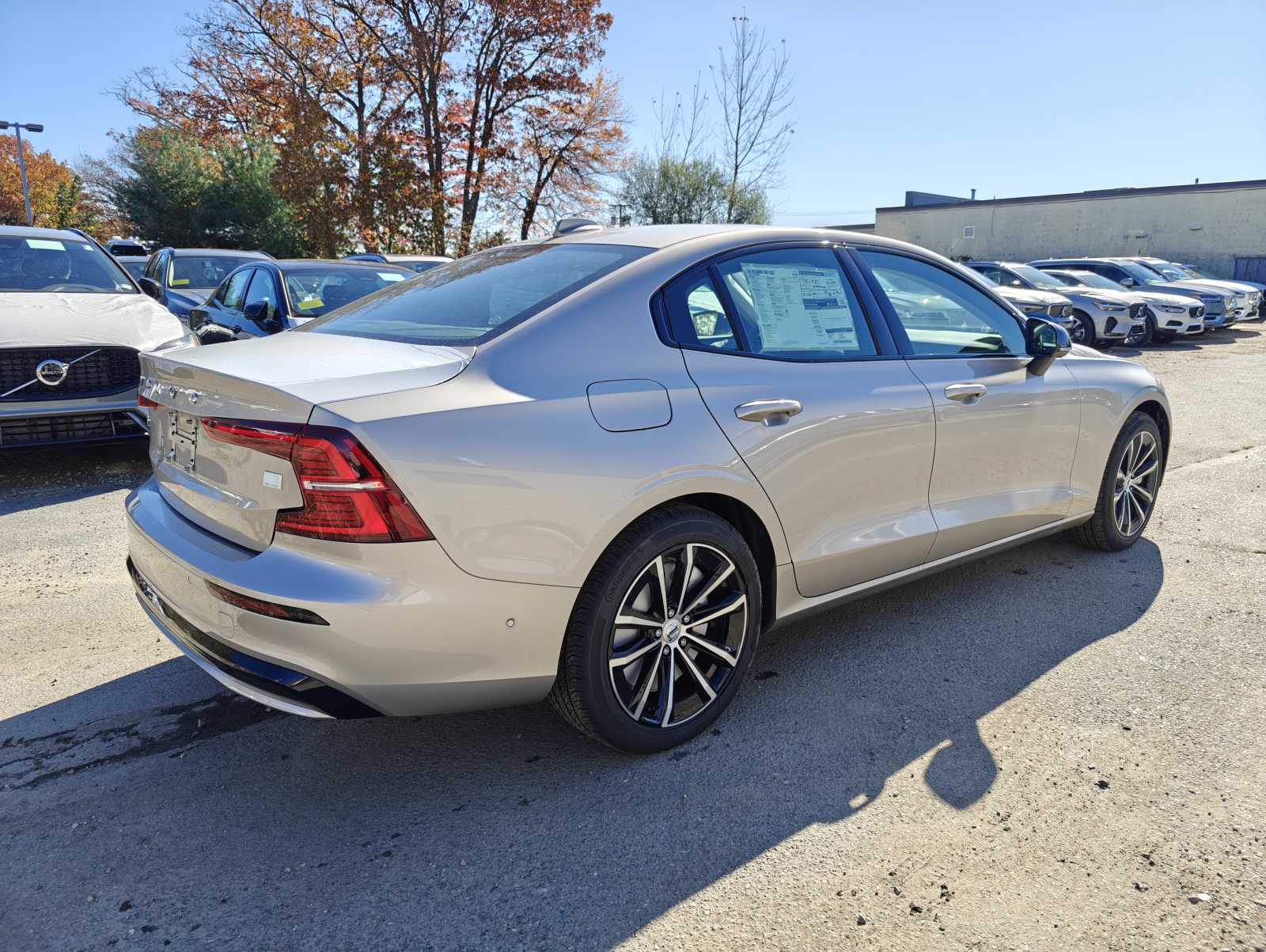 new 2024 Volvo S60 Recharge Plug-In Hybrid car, priced at $57,130