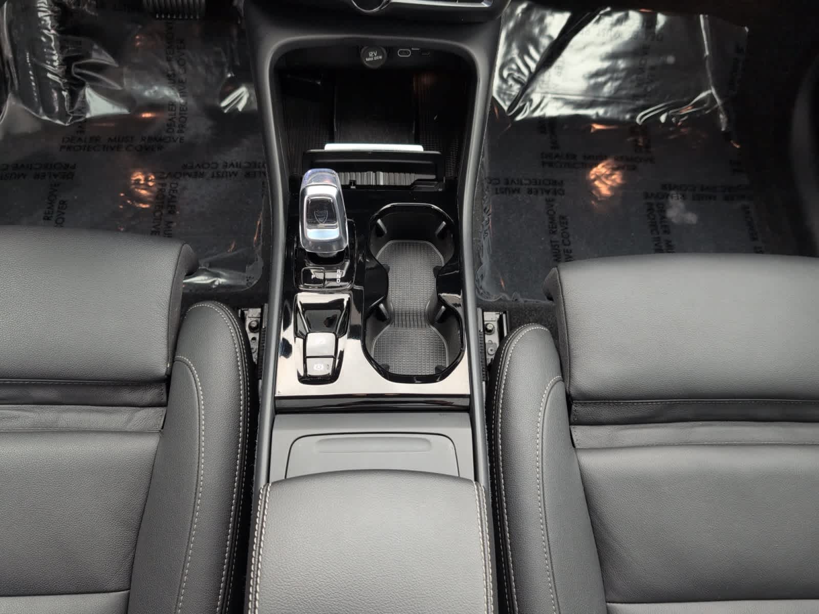 used 2024 Volvo XC40 car, priced at $41,998