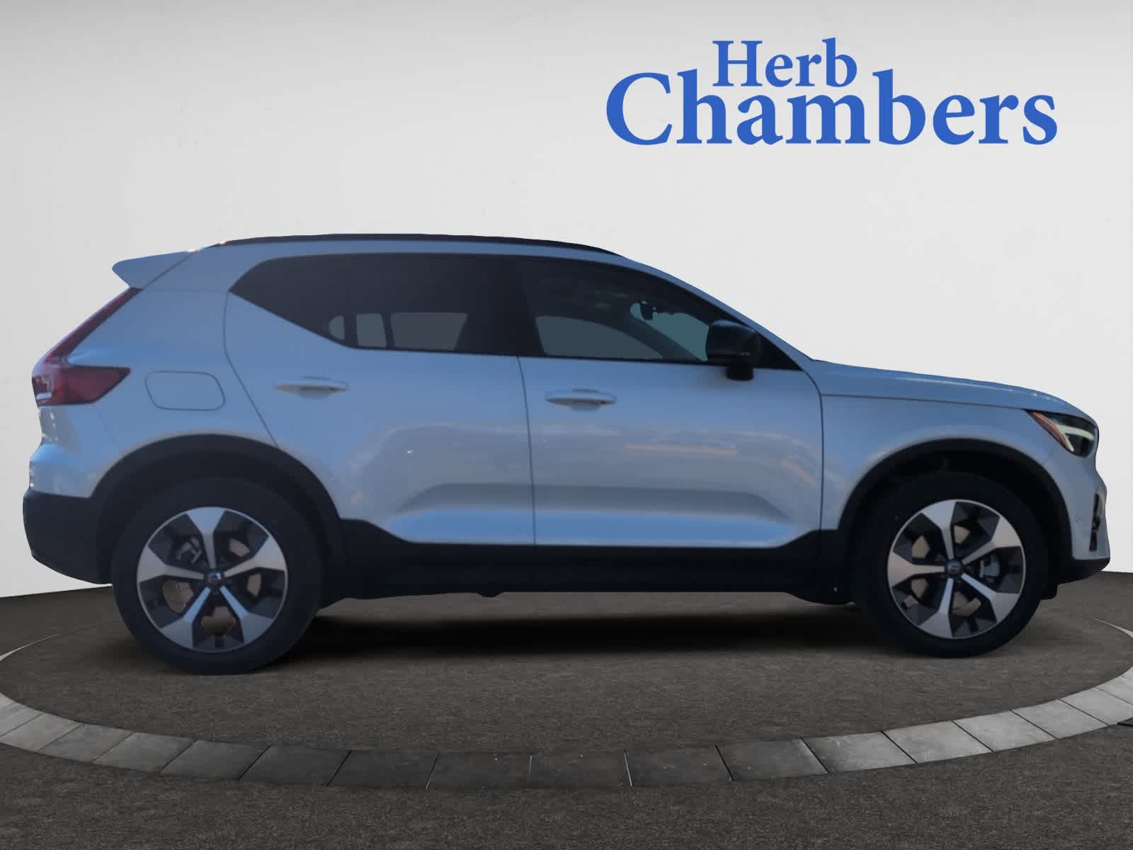 new 2025 Volvo XC40 car, priced at $48,315