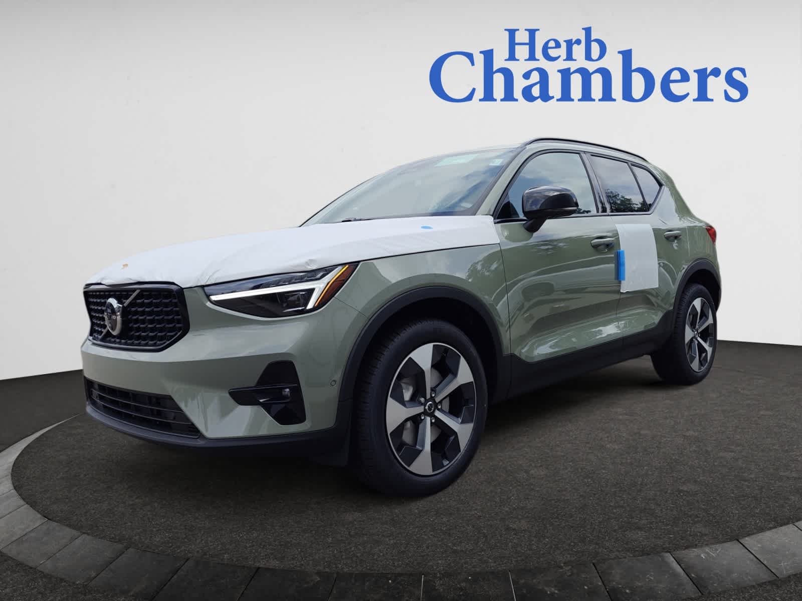 new 2025 Volvo XC40 car, priced at $48,315