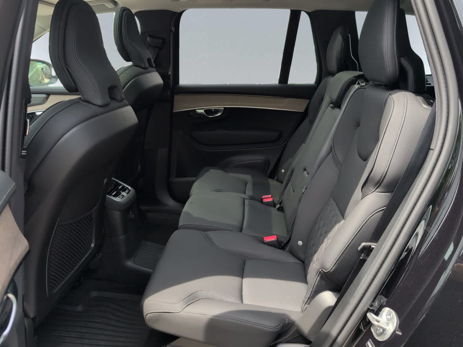 used 2025 Volvo XC90 plug-in hybrid car, priced at $68,998