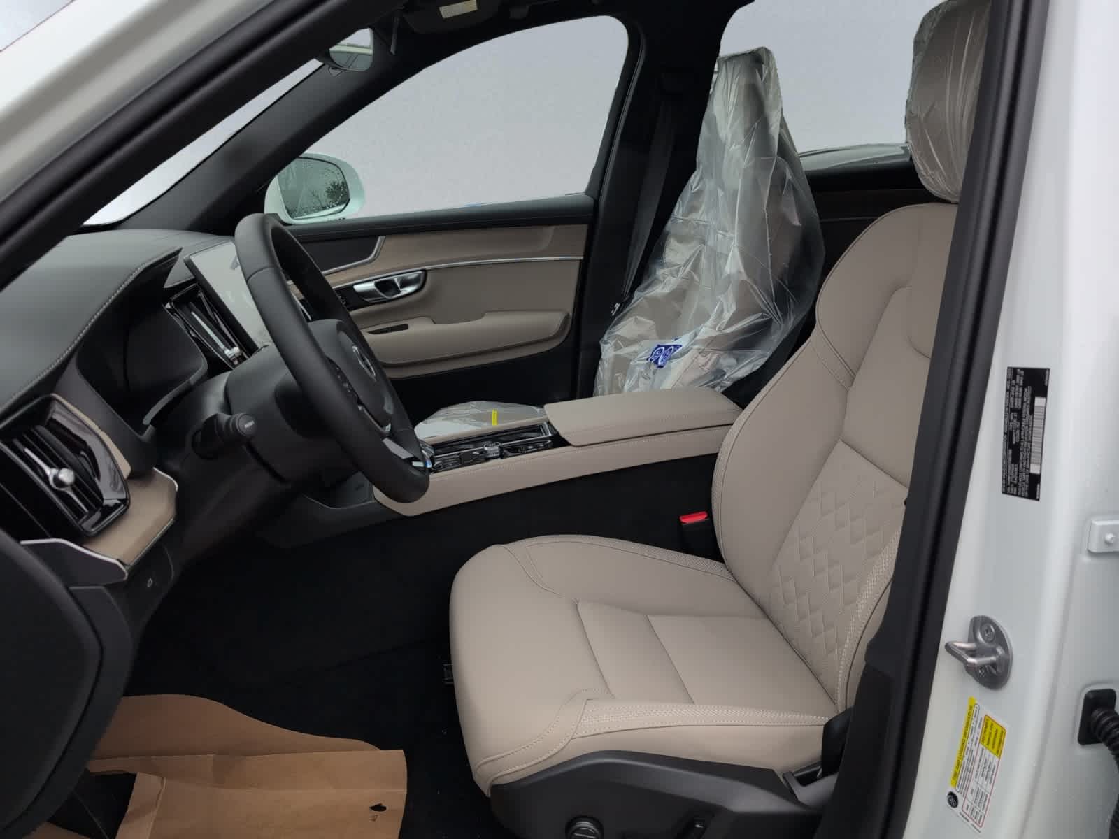 new 2025 Volvo XC90 car, priced at $59,745
