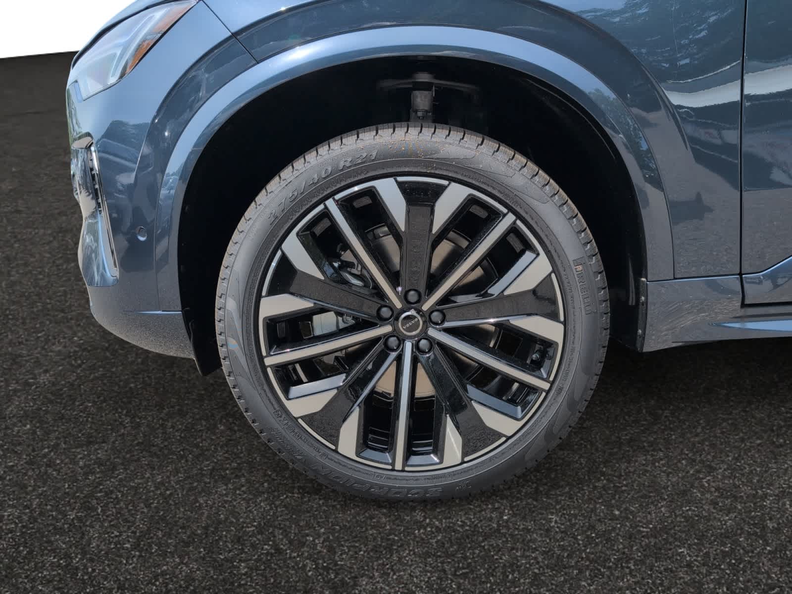 new 2025 Volvo XC90 car, priced at $73,085