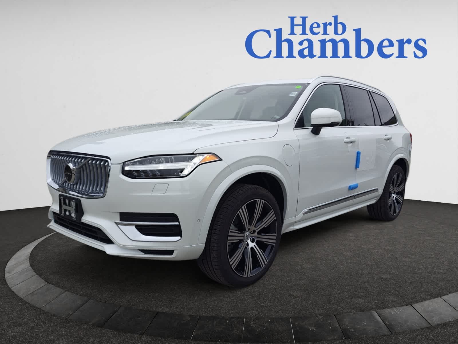 new 2025 Volvo XC90 II car, priced at $77,955