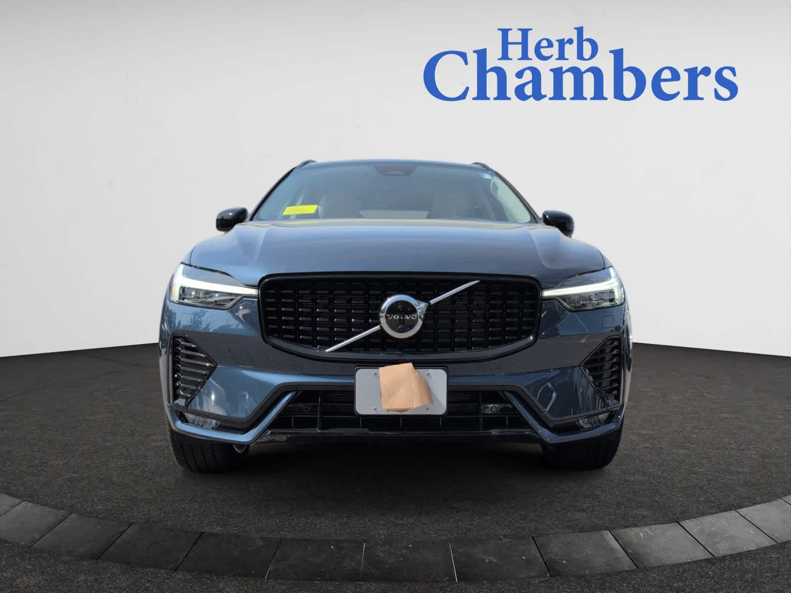 new 2025 Volvo XC60 car, priced at $60,660