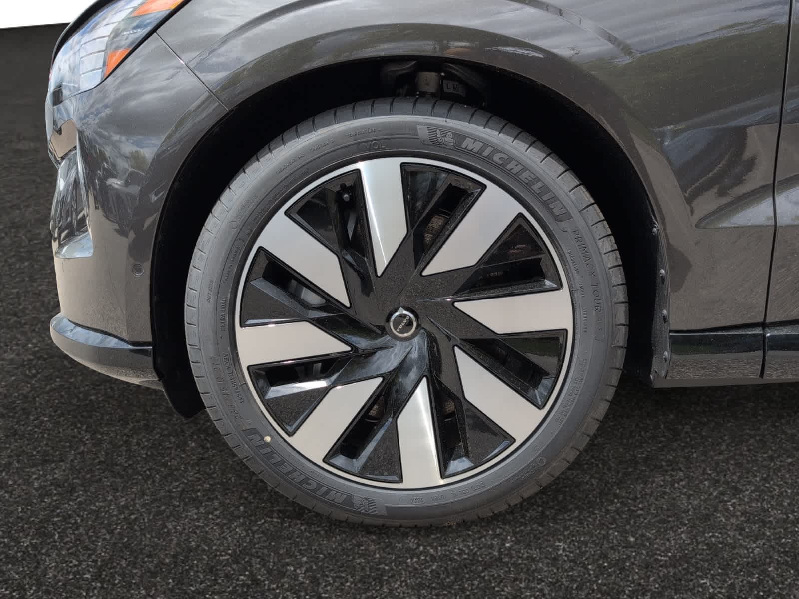 new 2025 Volvo EX90 car, priced at $95,190