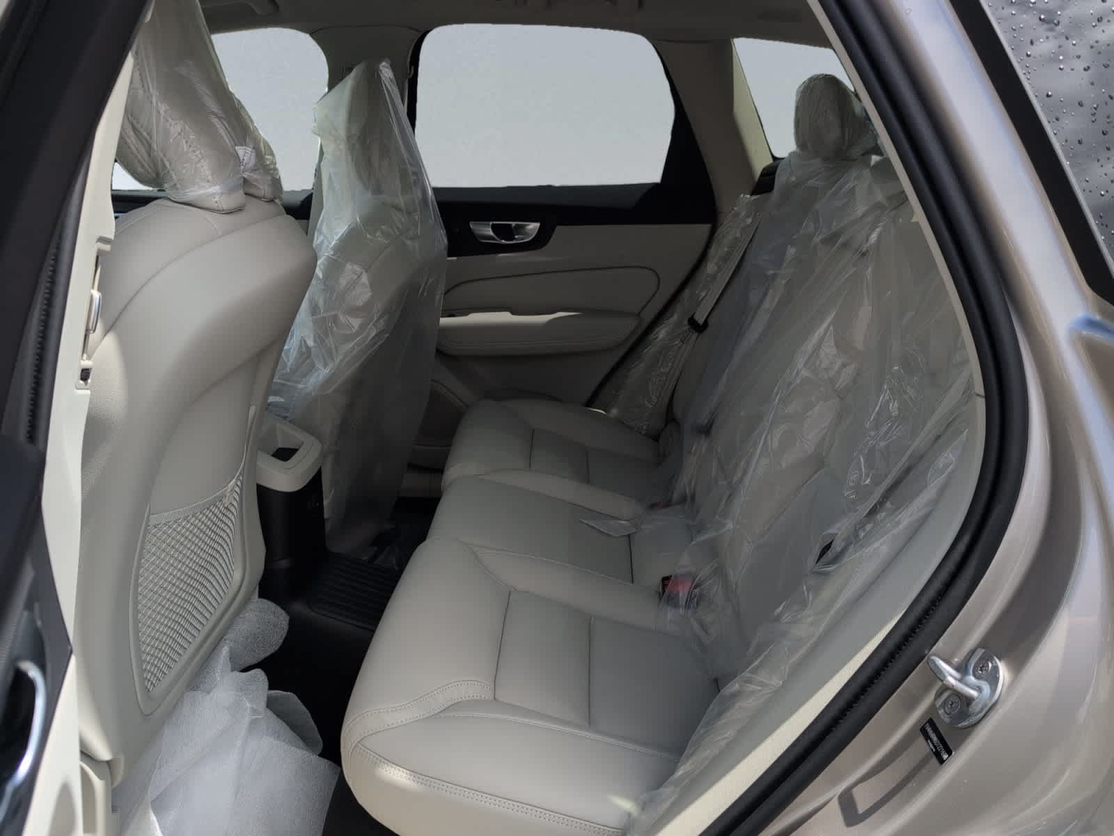 new 2025 Volvo XC60 plug-in hybrid car, priced at $71,510