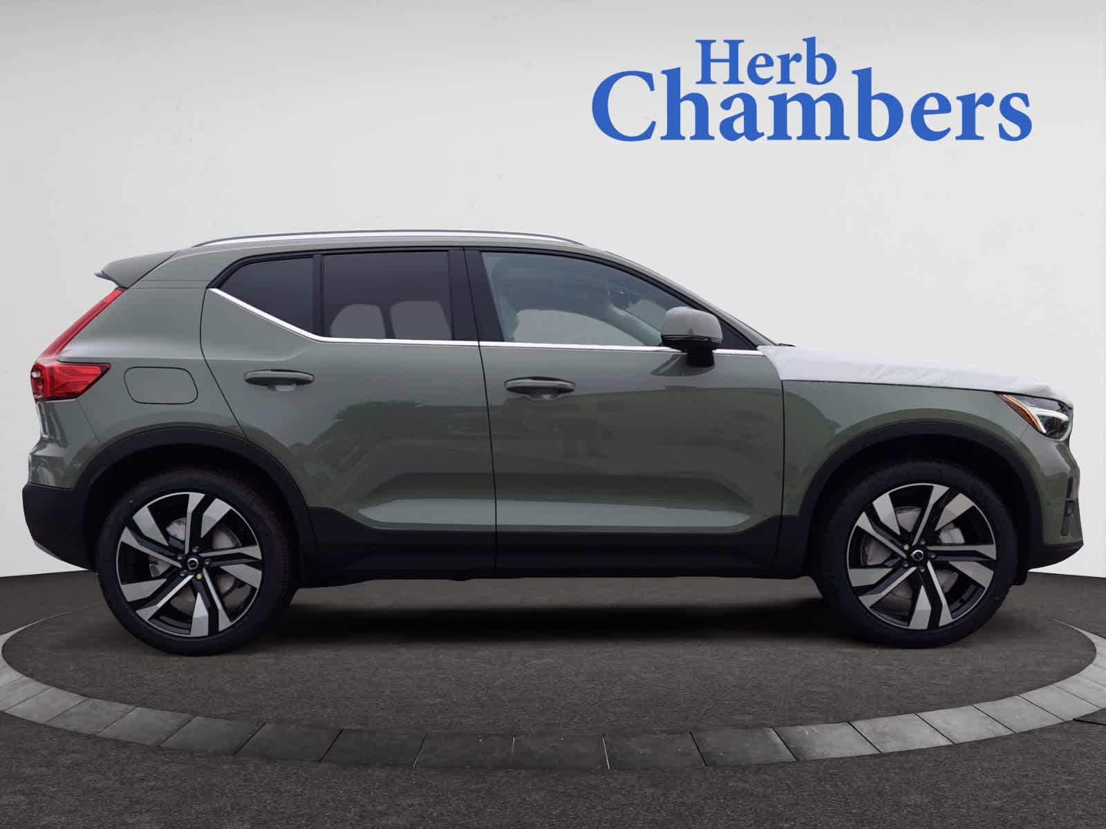 new 2025 Volvo XC40 car, priced at $51,040