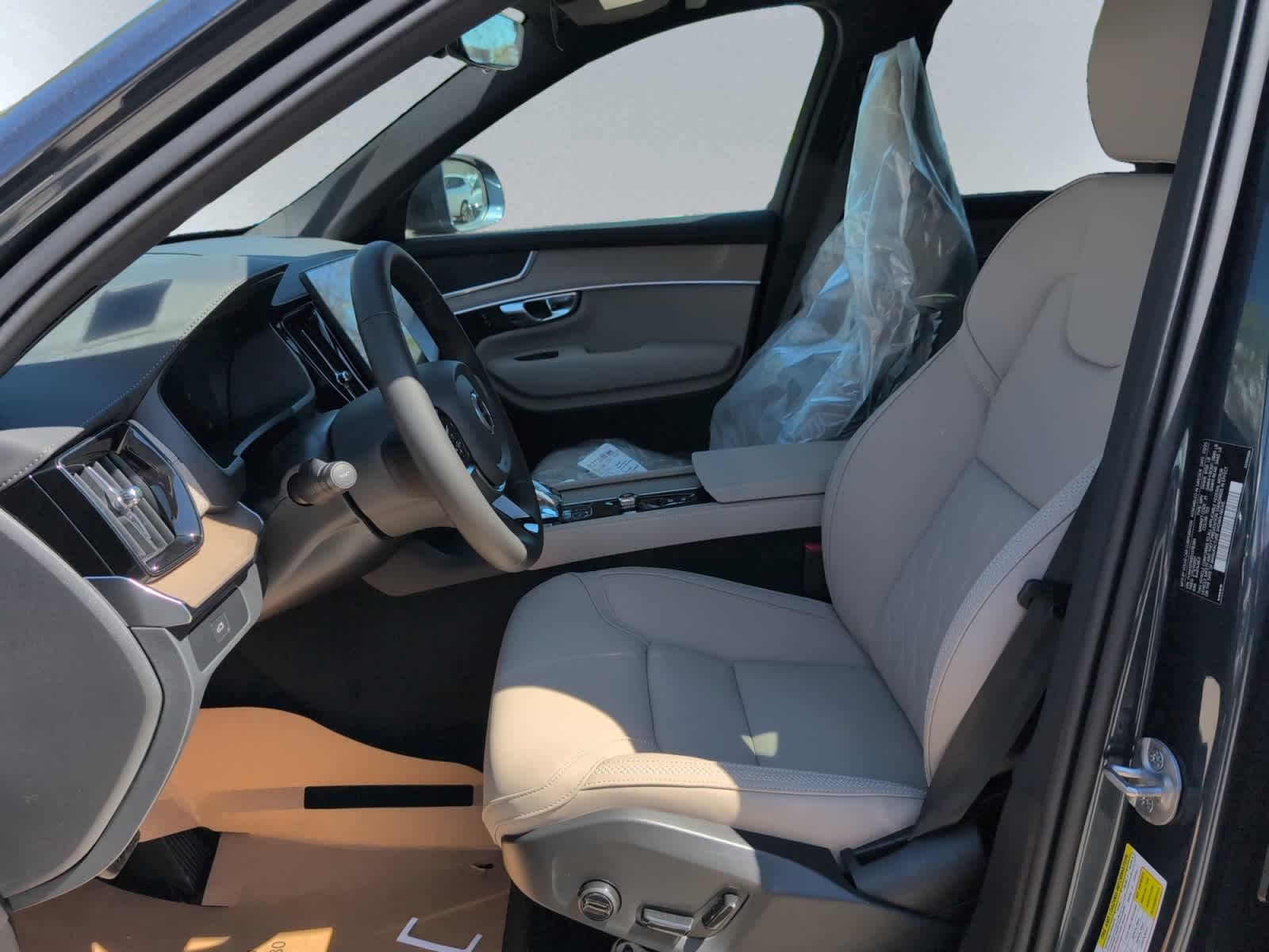 new 2025 Volvo XC90 car, priced at $60,545