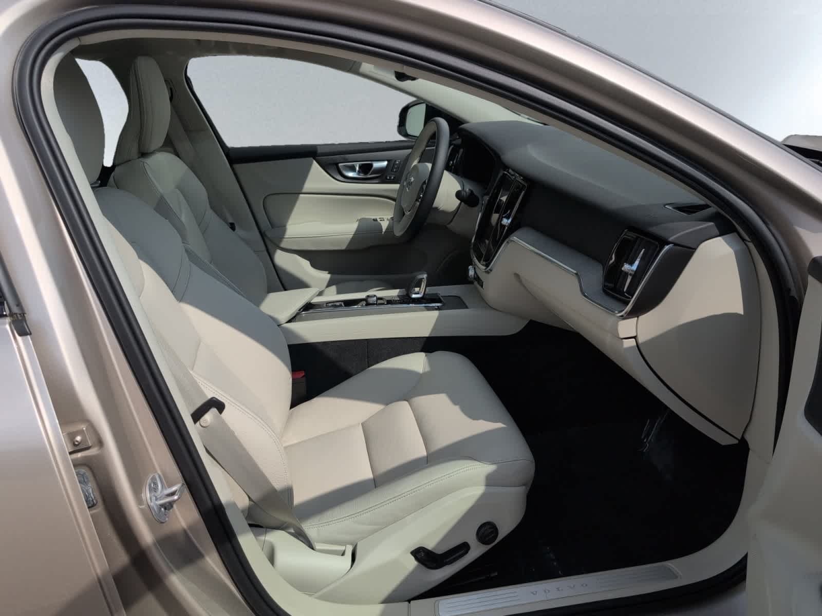 new 2024 Volvo S60 car, priced at $36,998