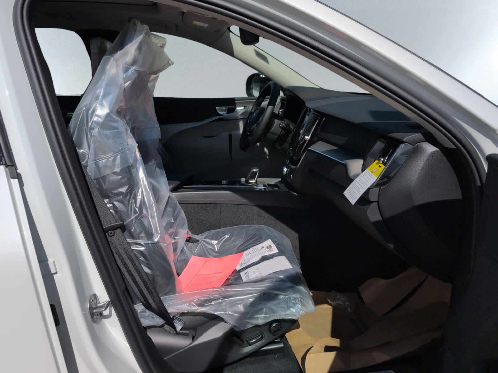 new 2025 Volvo XC60 car, priced at $50,300