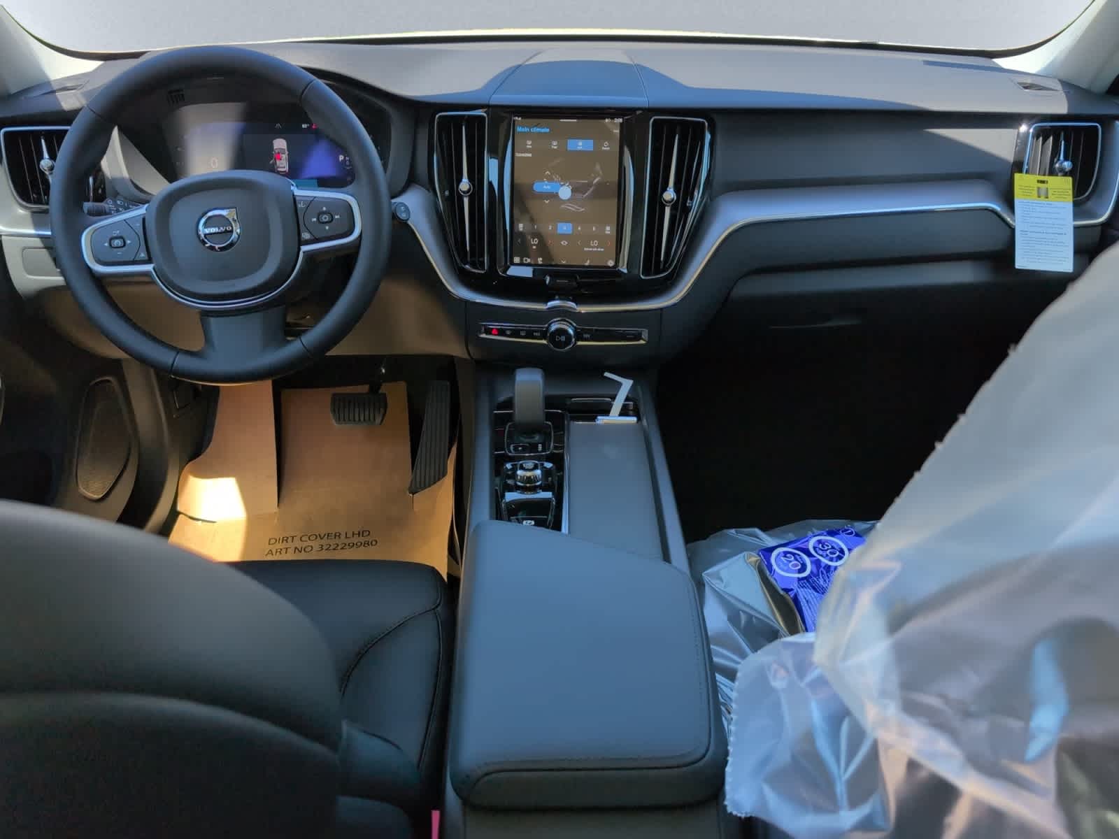 new 2025 Volvo XC60 car, priced at $50,300
