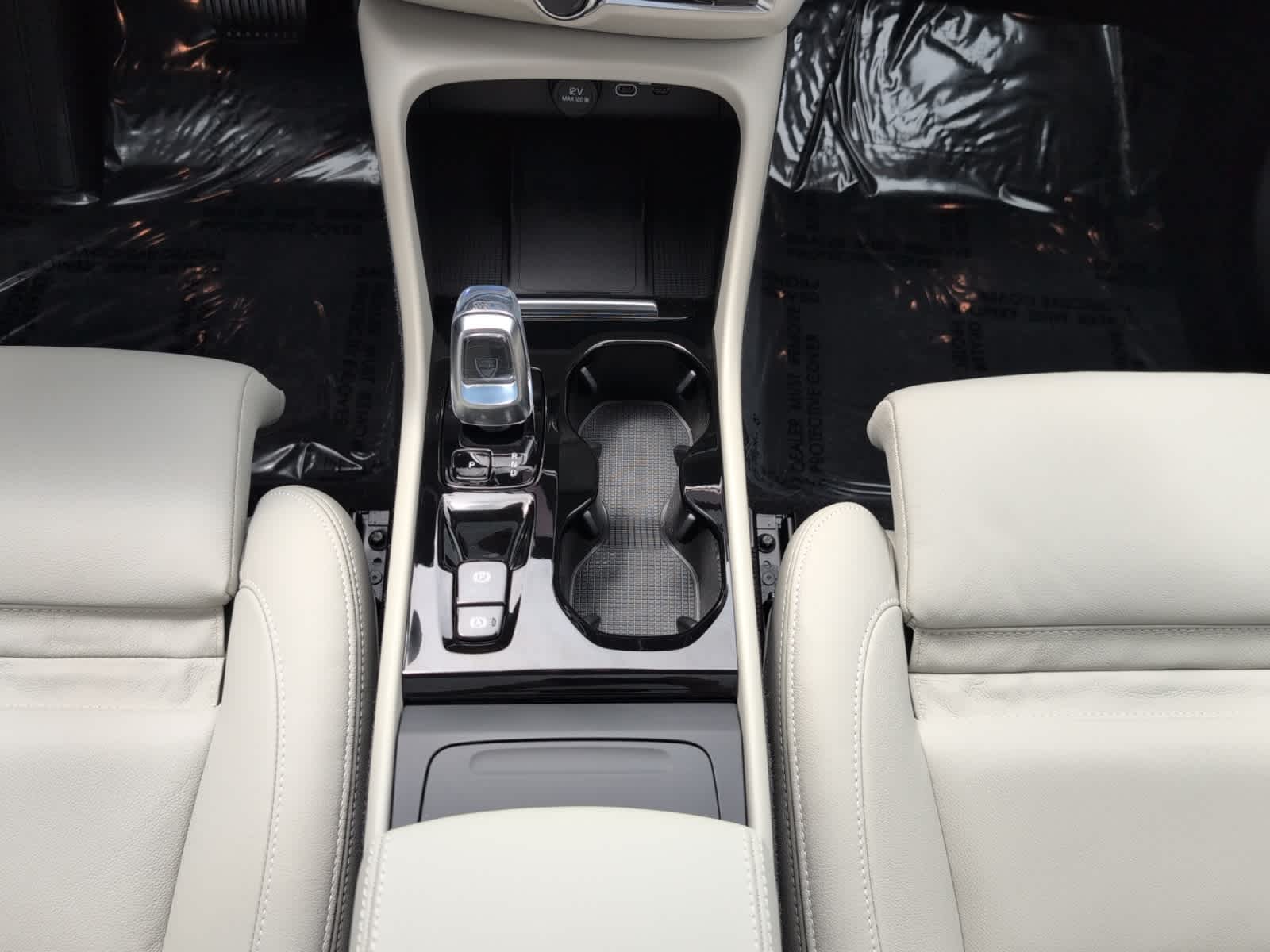 used 2024 Volvo XC40 car, priced at $41,998