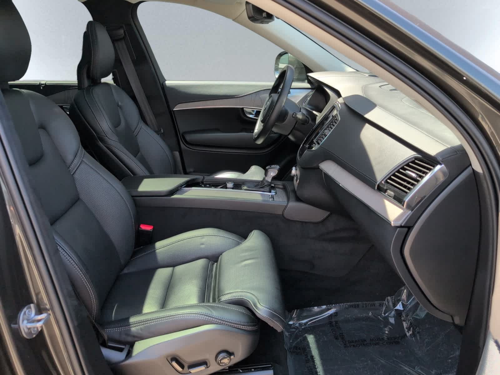 used 2022 Volvo XC90 car, priced at $32,998