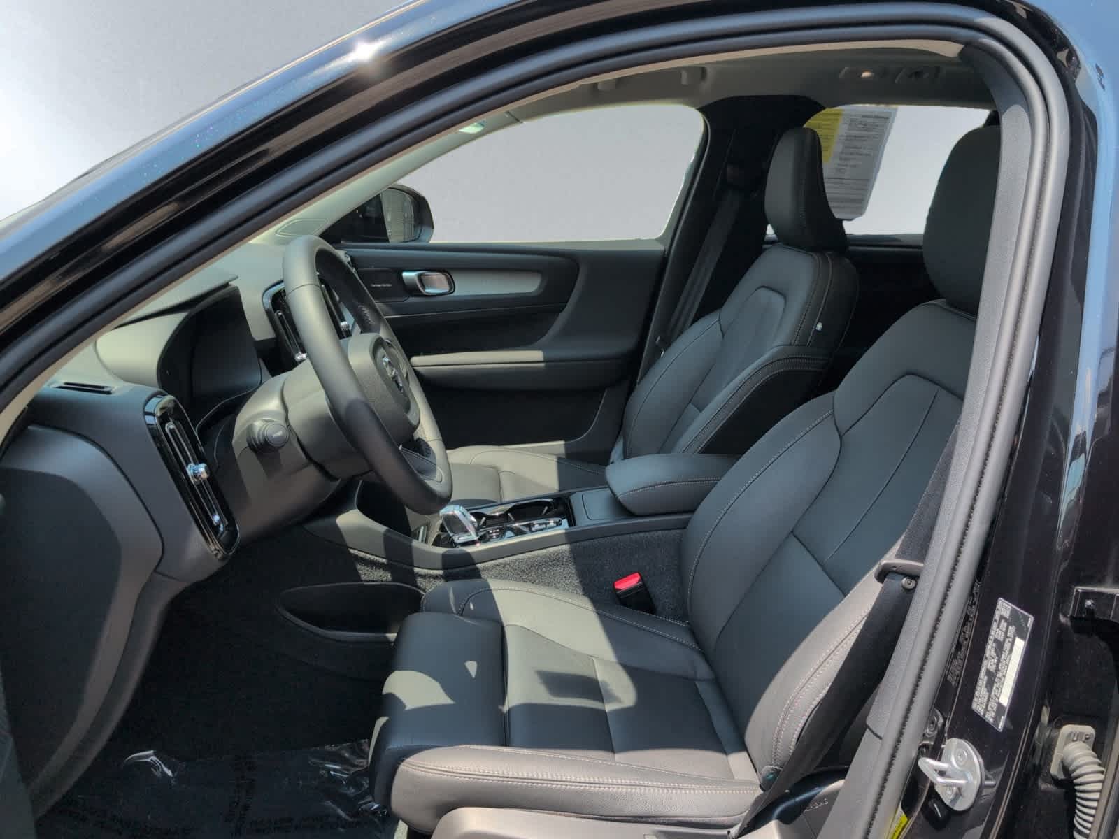 new 2024 Volvo XC40 car, priced at $52,410