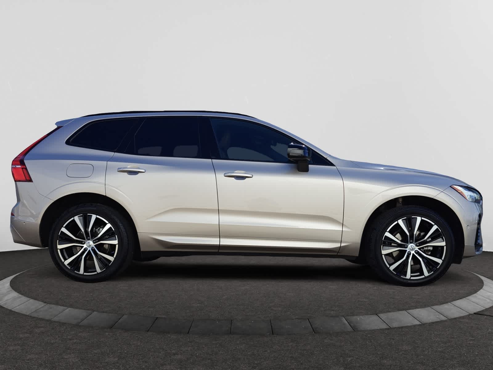 used 2023 Volvo XC60 car, priced at $42,998