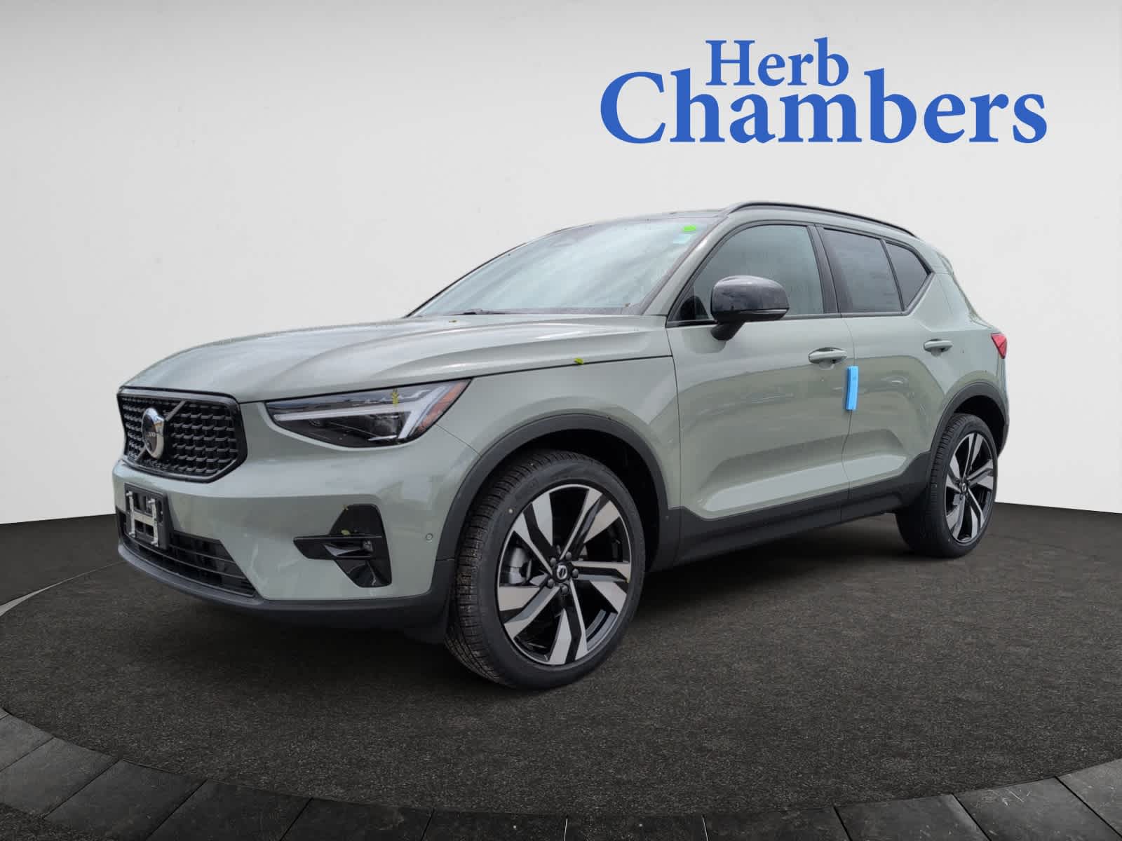 new 2025 Volvo XC40 car, priced at $49,810