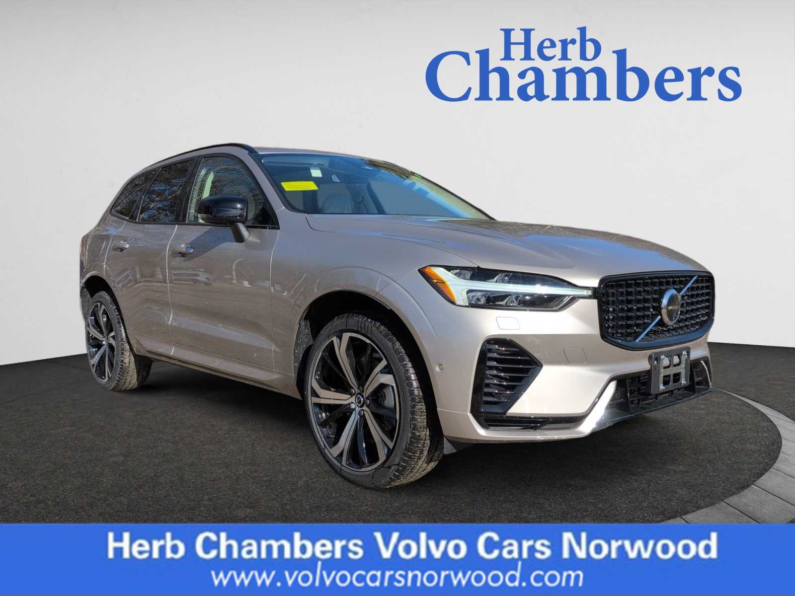 new 2025 Volvo XC60 plug-in hybrid car, priced at $71,485