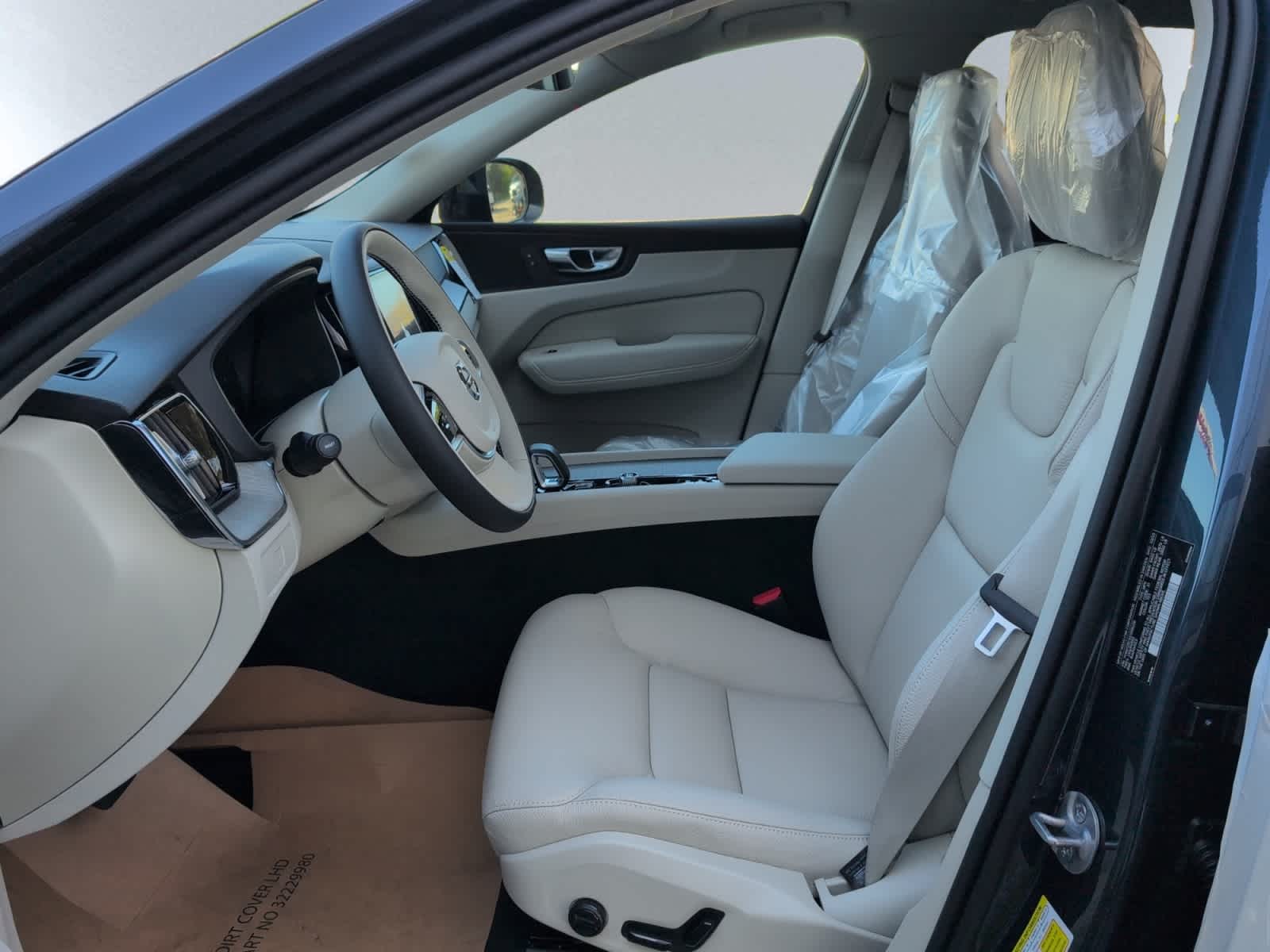 new 2025 Volvo XC60 car, priced at $55,360