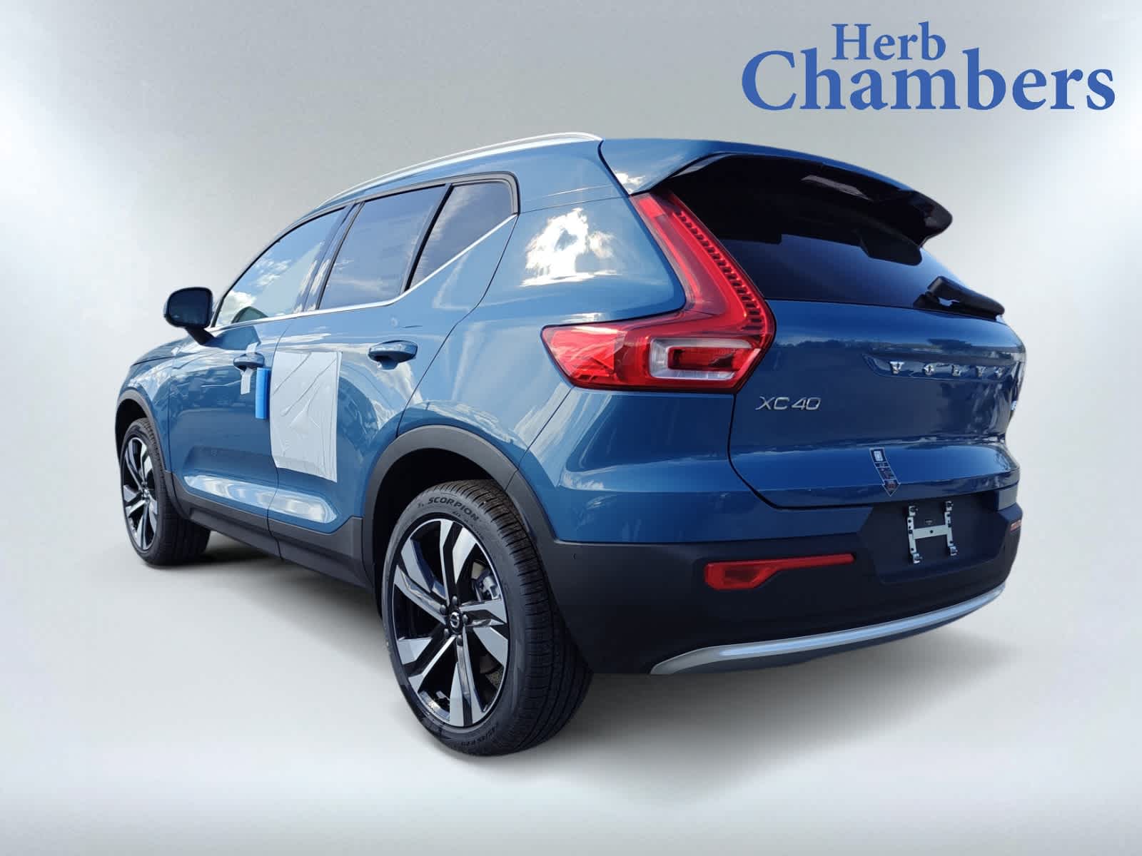 new 2024 Volvo XC40 car, priced at $52,410