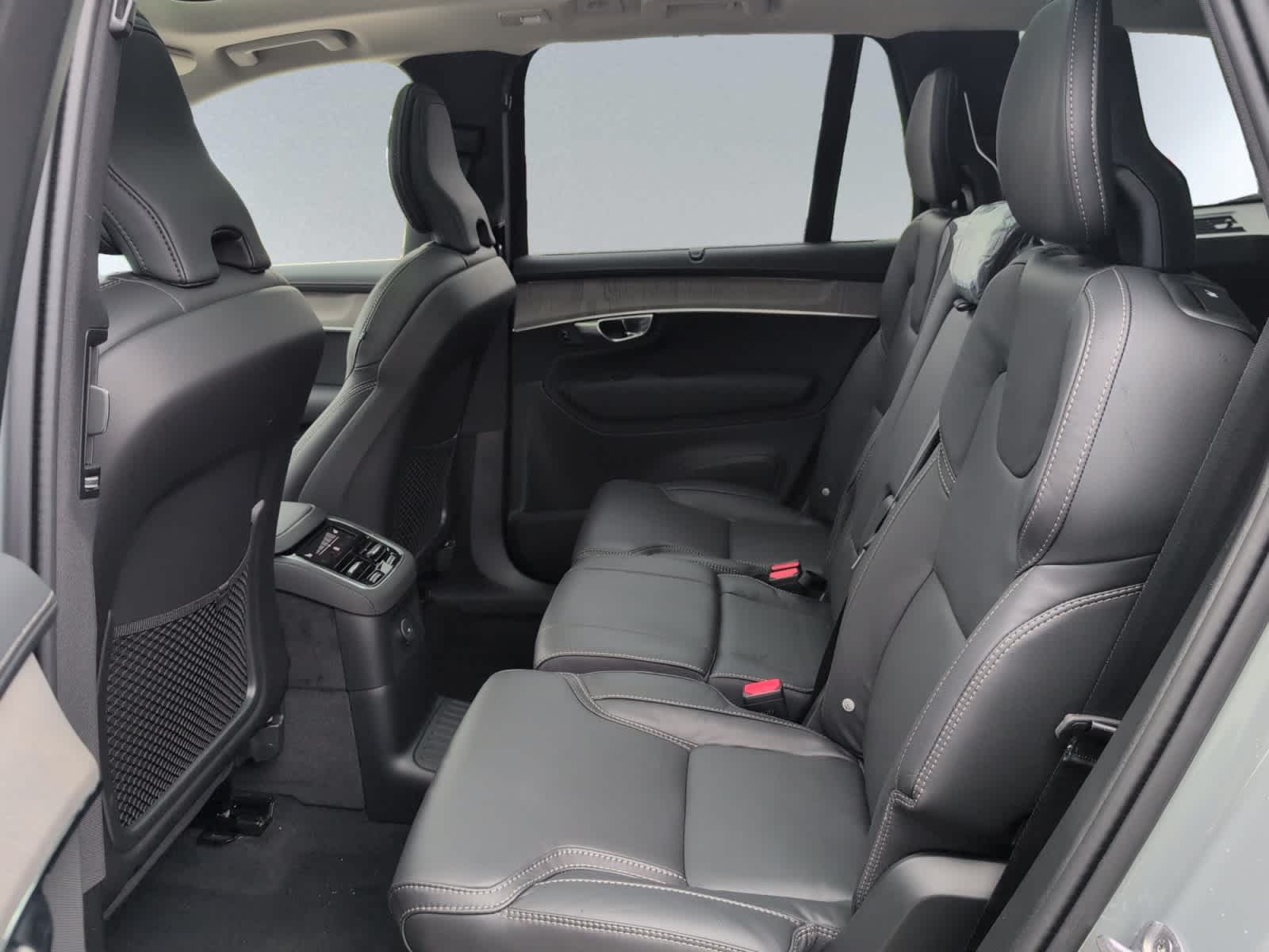 new 2025 Volvo XC90 plug-in hybrid car, priced at $82,365