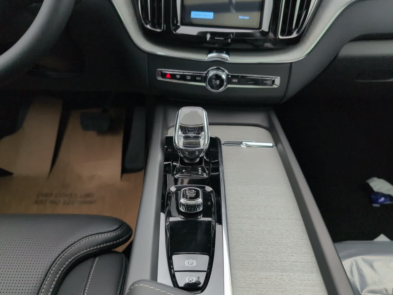 new 2025 Volvo XC60 car, priced at $60,660