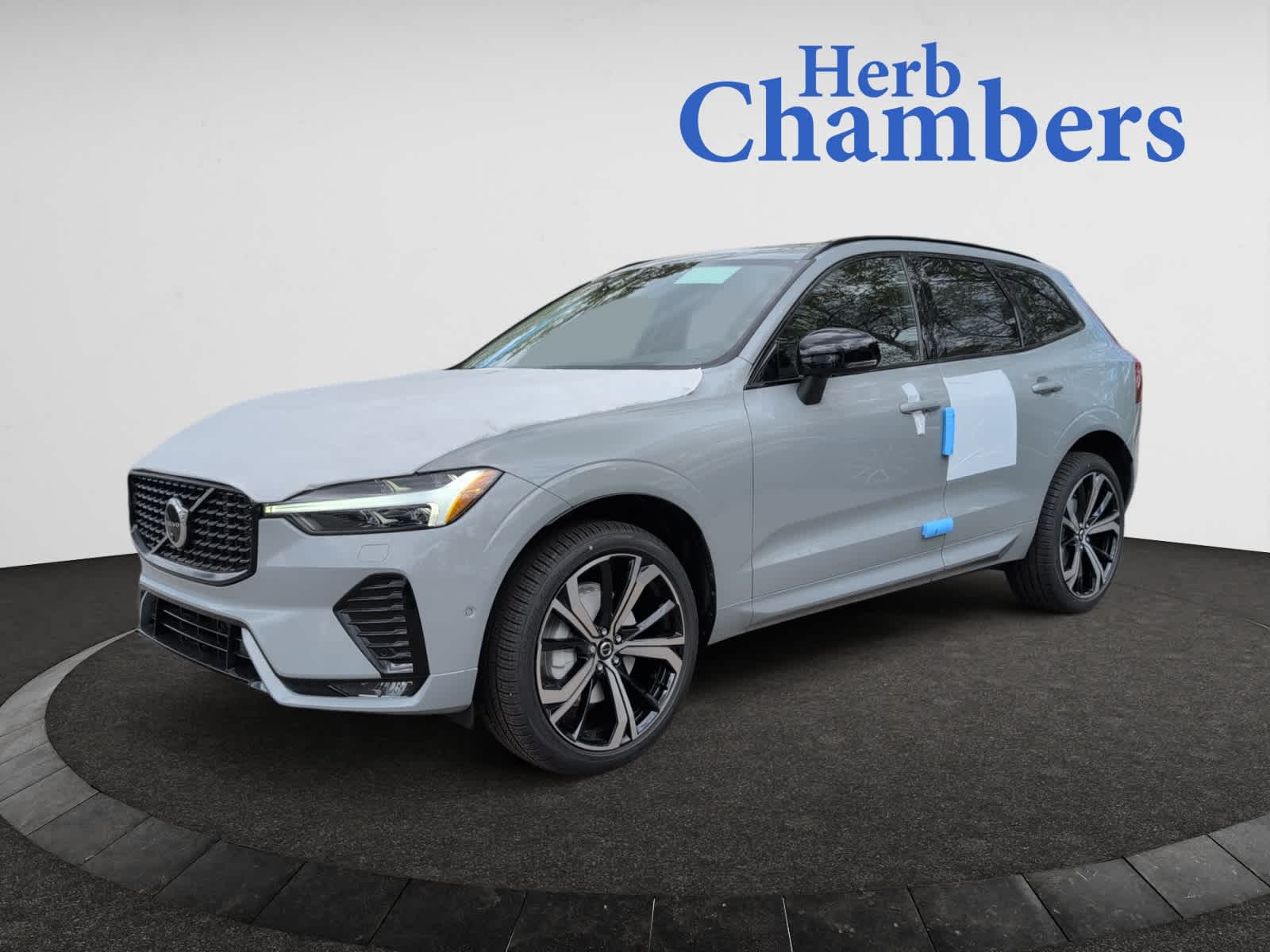new 2025 Volvo XC60 car, priced at $61,400