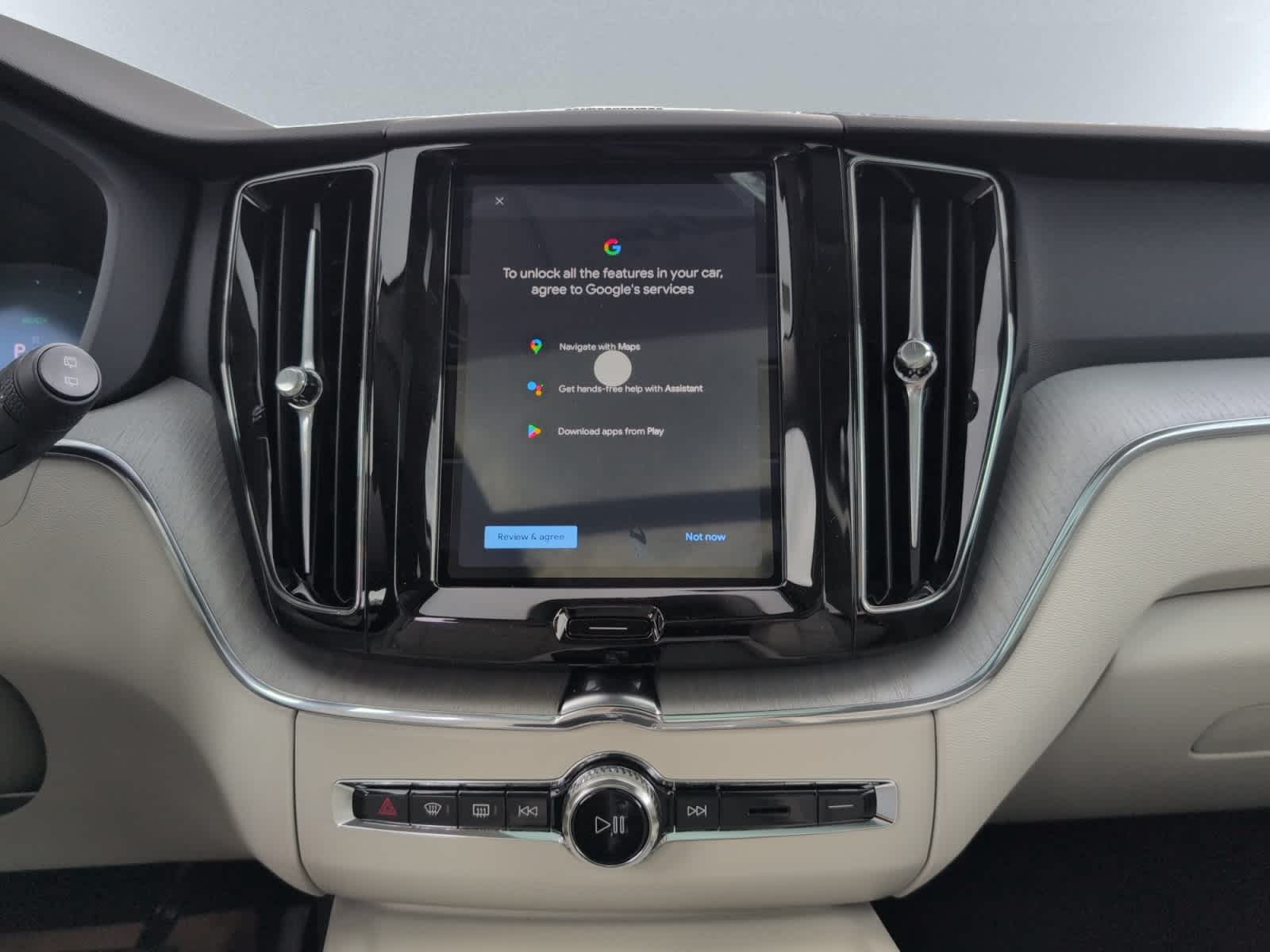 new 2025 Volvo XC60 plug-in hybrid car, priced at $67,405