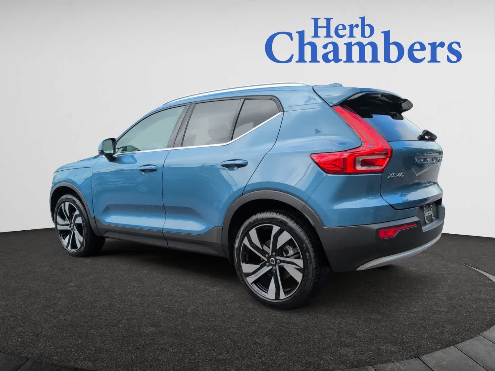 used 2024 Volvo XC40 B5 A ULT car, priced at $44,998