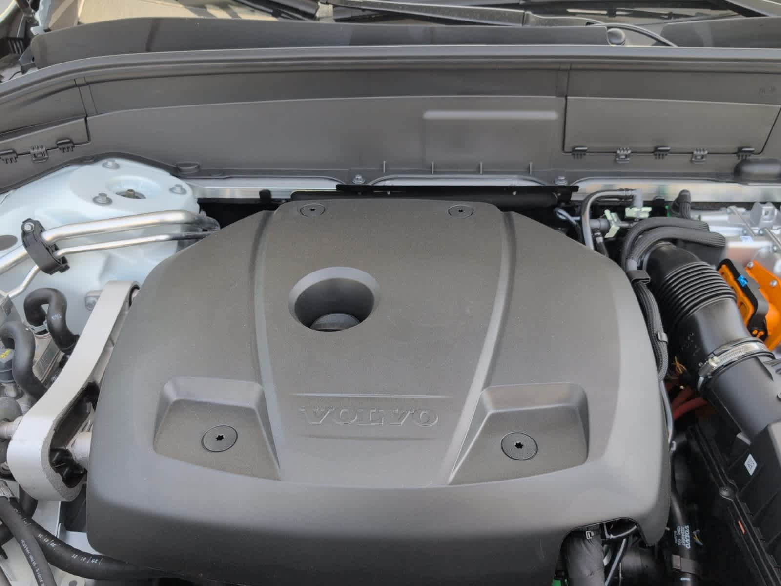 new 2025 Volvo XC90 plug-in hybrid car, priced at $82,735