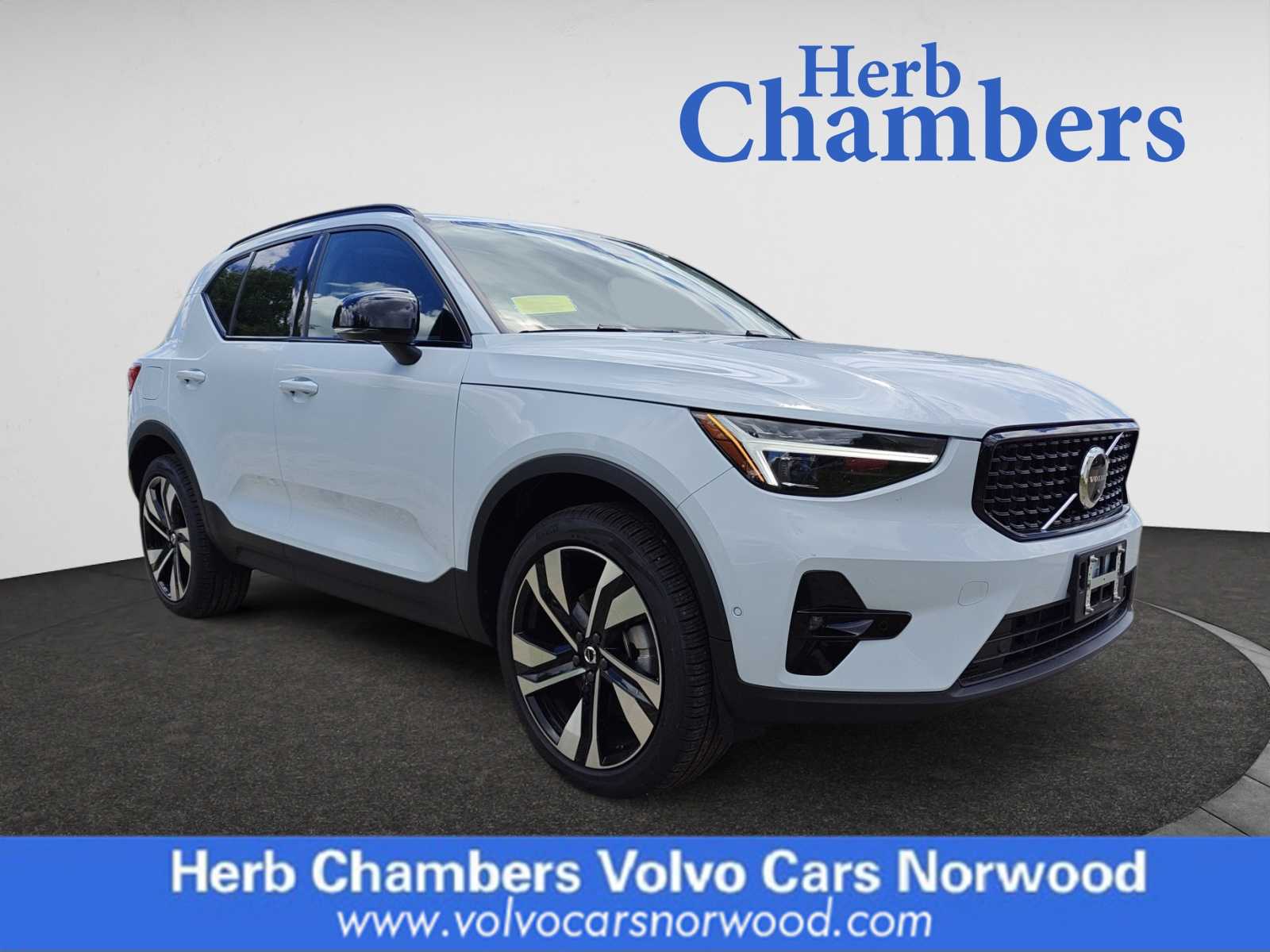 new 2024 Volvo XC40 car, priced at $52,410