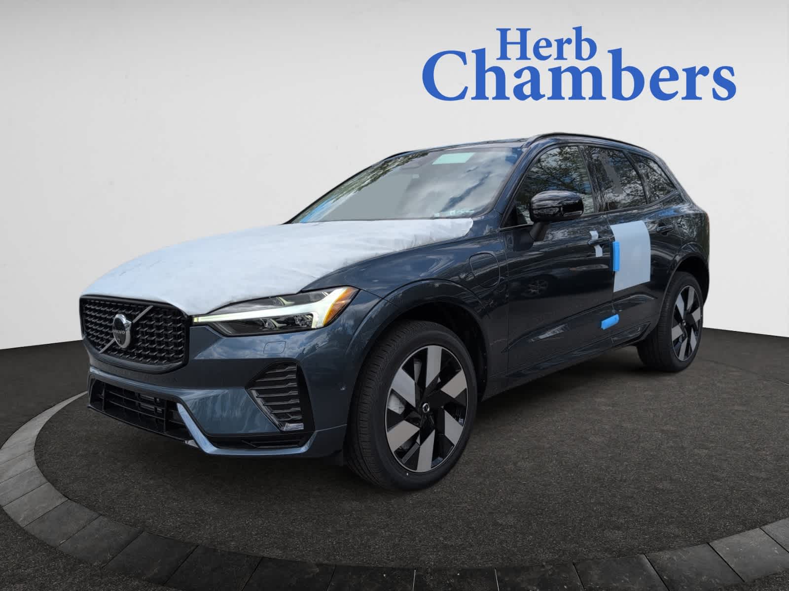 new 2025 Volvo XC60 plug-in hybrid car, priced at $66,260