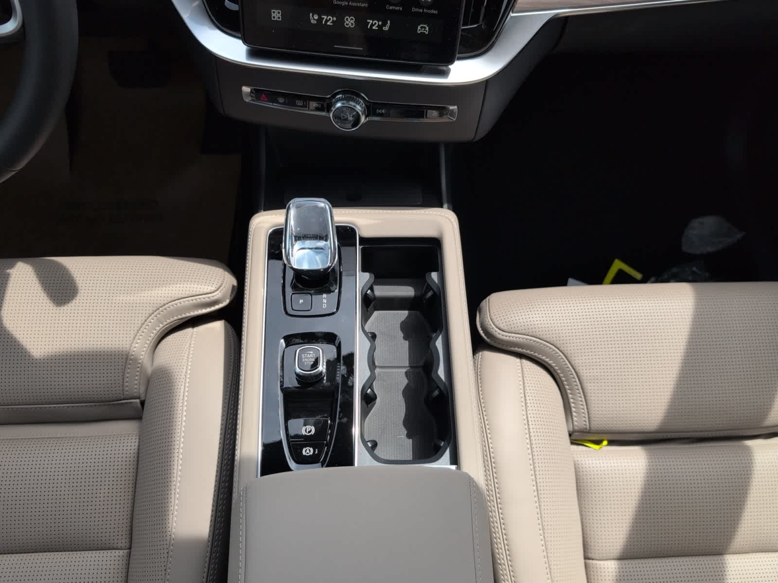 new 2025 Volvo XC90 plug-in hybrid car, priced at $82,405
